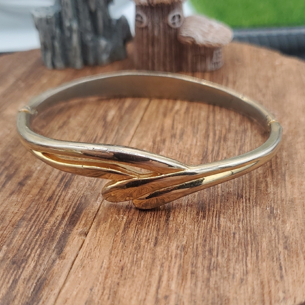 Phoenix Feather Estate Hinge Bracelet  B3333